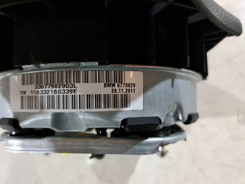 Подушка безопасности в руль BMW X1 E84 N46B20 2011 - миниатюра 3