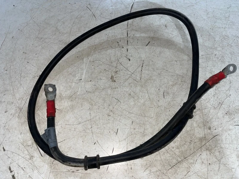 Провод аккумулятора плюсовой BMW 3 E46 M43B19 2000 - изображение 1