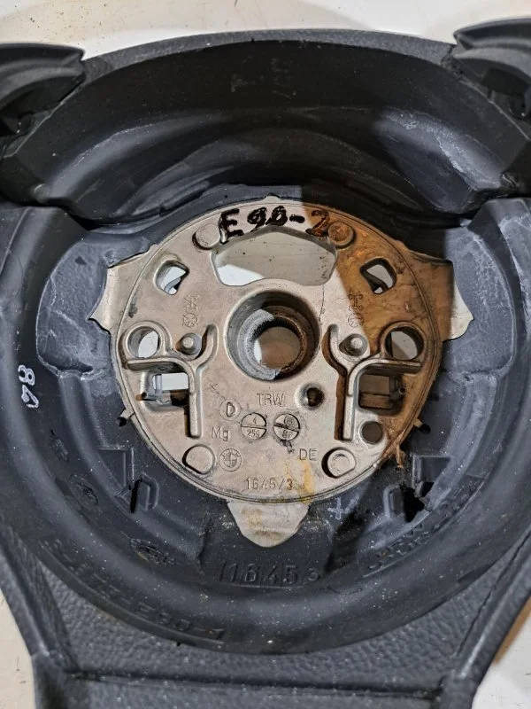 Рулевое колесо (руль) BMW 3 E90/E91 N46B20 2005 - миниатюра 2