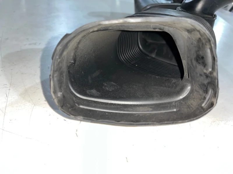 Патрубок воздушного фильтра BMW X5 E70 N52B30 2007 - миниатюра 3
