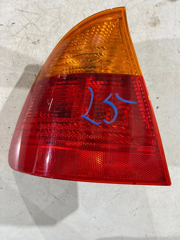 Фонарь наружный задний левый BMW 3 E46 M43B19 2000 - изображение 1