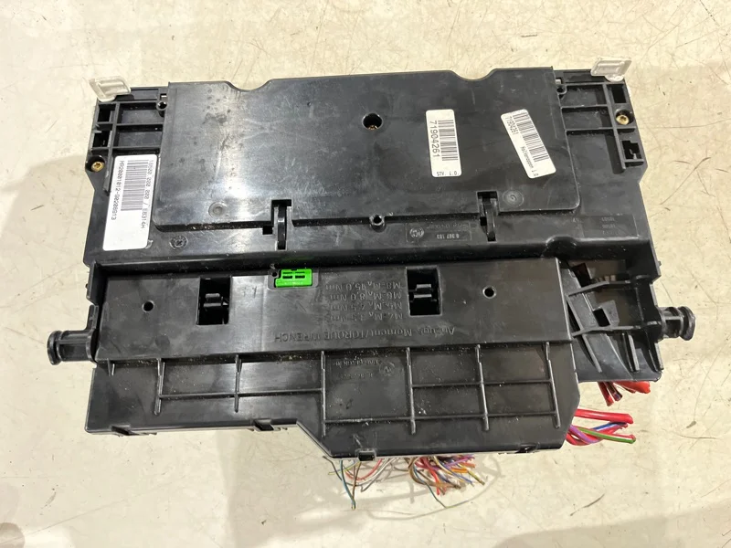 Блок предохранителей BMW 3 E46 M43B19 2000 - миниатюра 3