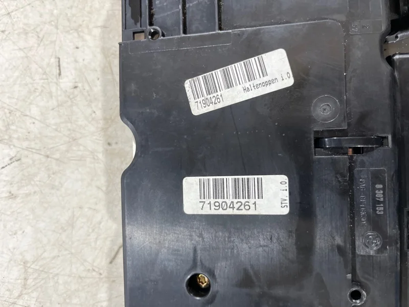 Блок предохранителей BMW 3 E46 M43B19 2000 - миниатюра 4