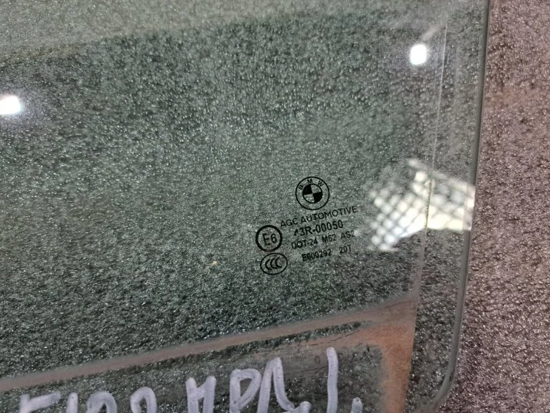 Стекло двери переднее левое BMW 5 F10/F11 N52B25 - миниатюра 2