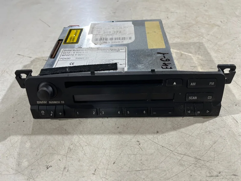 Магнитола BMW 3 E46 M43B19 2000 - изображение 1