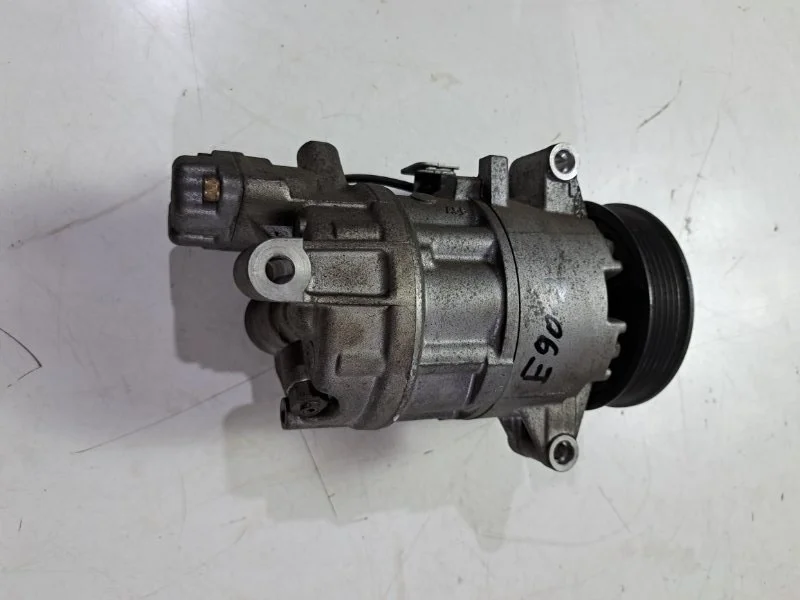 Компрессор кондиционера BMW 3 E90/E91 N46B20 2005 - миниатюра 7