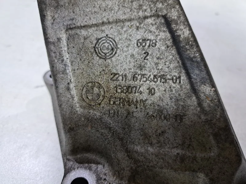 Кронштейн двигателя левый BMW 7 E65 N62B48 2006 - миниатюра 4