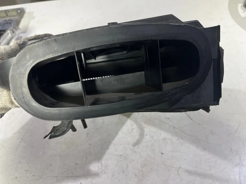 Корпус фильтра воздушного BMW 5 E39 M52B28 1999 - миниатюра 6
