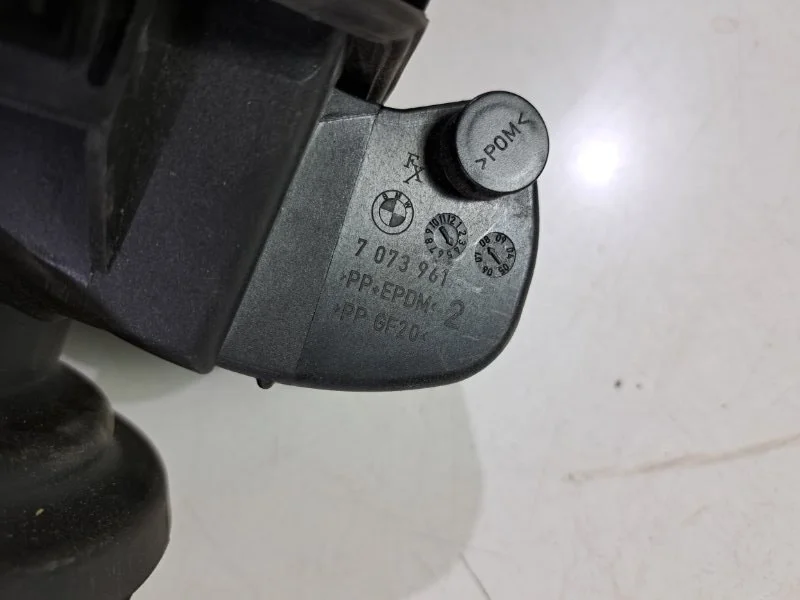 Лючок бензобака BMW 3 E91/E90 N52B25 2008 - миниатюра 6