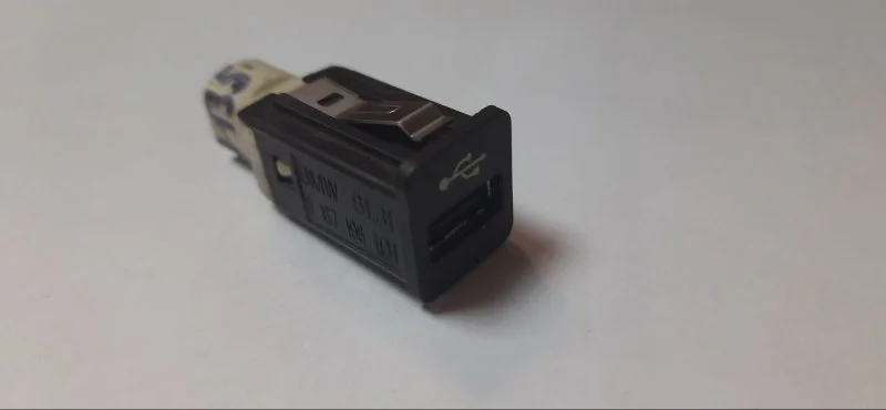 Разъем USB BMW X5 E70 N55B30A 2010 - изображение 1