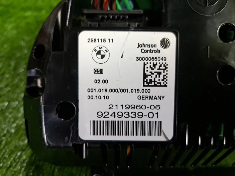 Панель приборов (щиток) BMW 5 F10/F11 N52B25 2010 - миниатюра 4