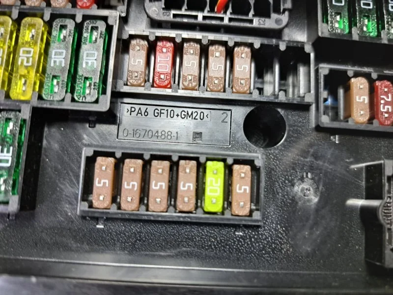 Блок предохранителей BMW 5 F10/F11 N52B25 2010 - миниатюра 5
