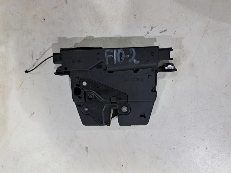 Замок багажника BMW 5 F10/F11 N52B25 2010 - изображение 1