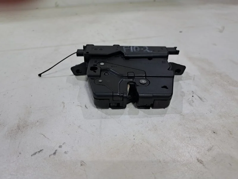 Замок багажника BMW 5 F10/F11 N52B25 2010 - миниатюра 2