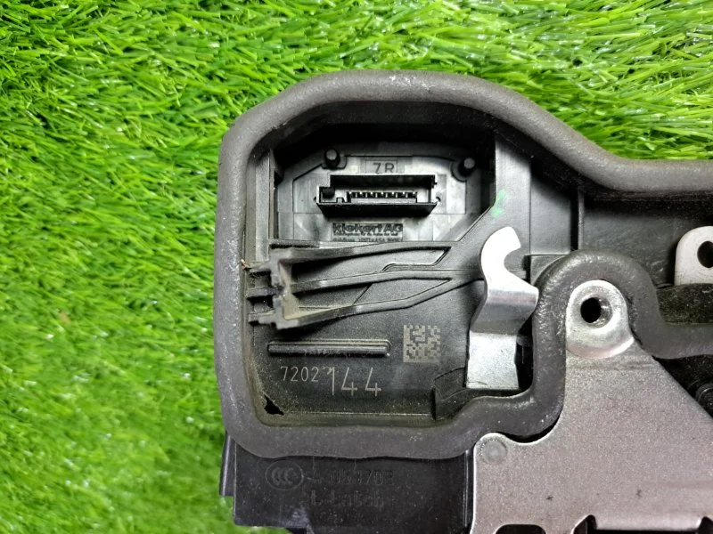 Замок двери передний правый BMW Z4 E85 M54B30 2003 - миниатюра 4