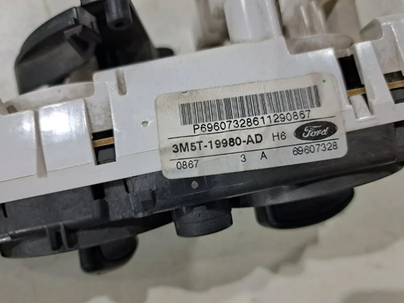 Блок климата Ford Focus 2 СЕДАН 2Л 2006 - миниатюра 3