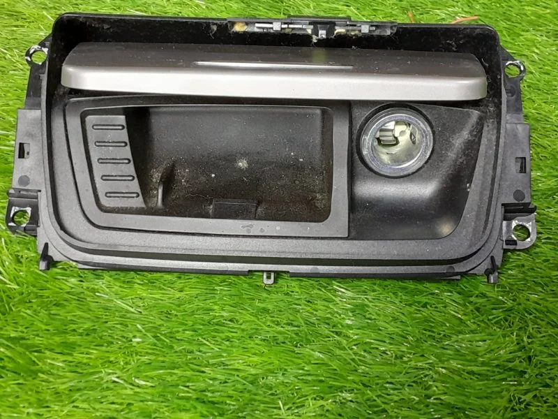 Пепельница передняя BMW 3 E90/E91 N46B20 2005 - миниатюра 2