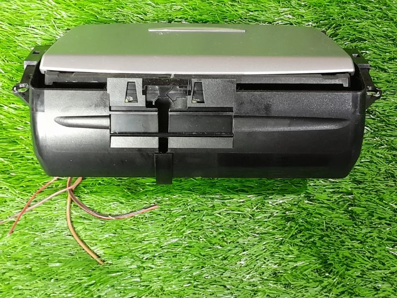 Пепельница передняя BMW 3 E90/E91 N46B20 2005 - миниатюра 4