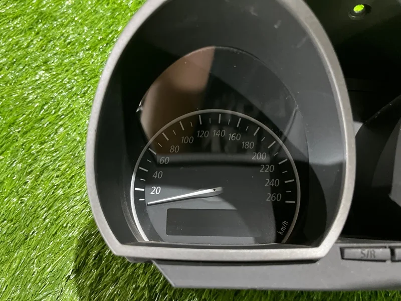 Панель приборов (щиток) BMW Z4 E85 M54B30 2003 - миниатюра 2
