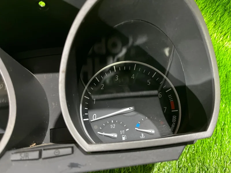 Панель приборов (щиток) BMW Z4 E85 M54B30 2003 - миниатюра 3