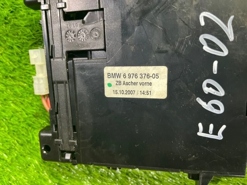 Пепельница передняя BMW 5 E61/E60 N52B25 2007 - миниатюра 3