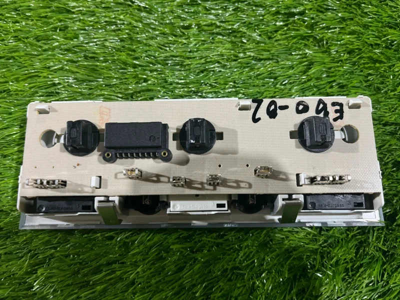 Плафон салонный передний BMW 5 E61/E60 N52B25 2007 - миниатюра 4