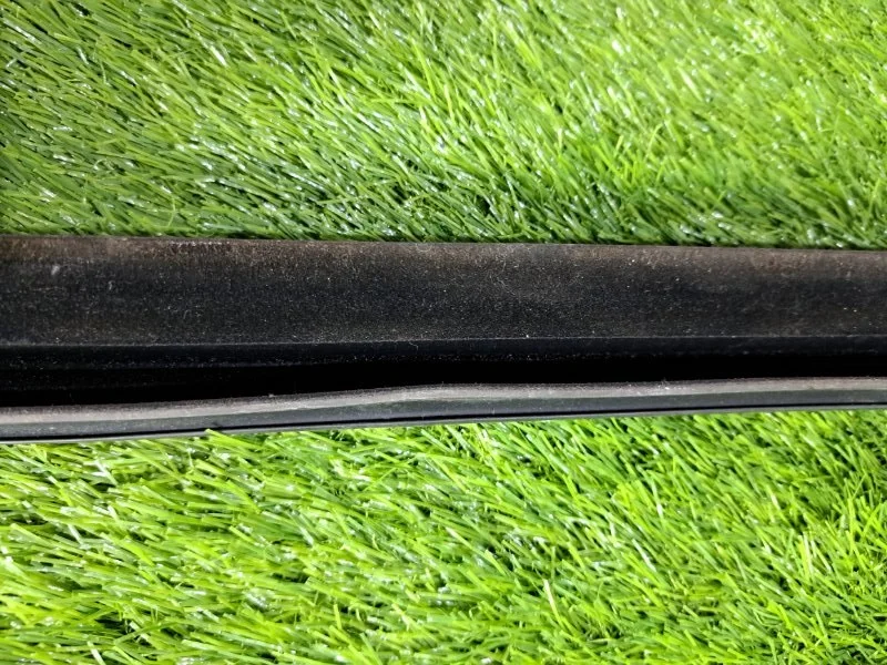 Уплотнитель стекла двери передний левый BMW 5 E39 - миниатюра 2