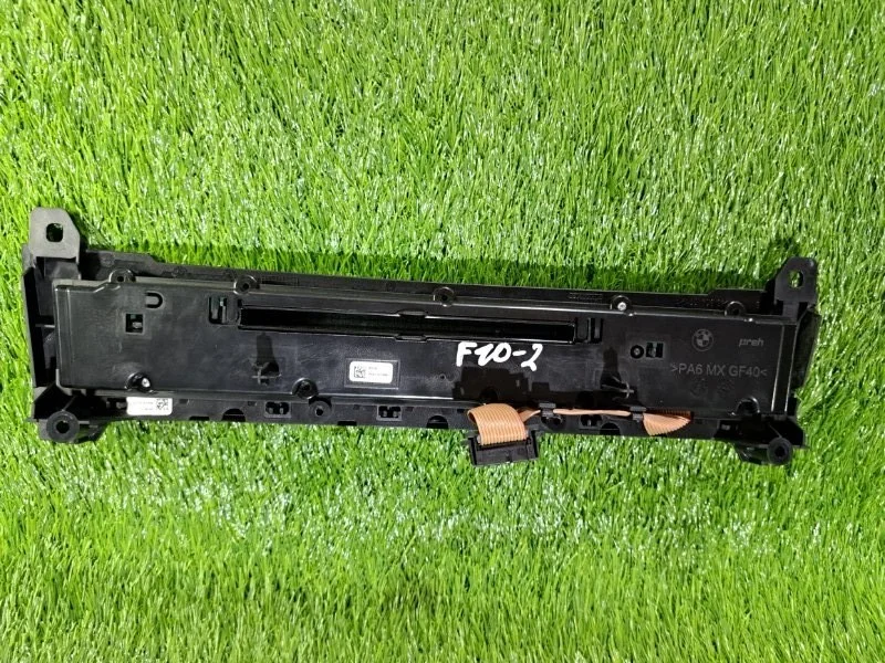 Блок управления магнитолой BMW 5 F10/F11 N52B25 - миниатюра 3