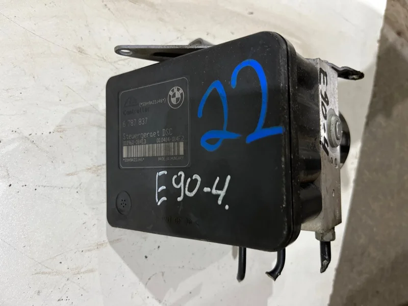 Блок ABS (насос) BMW 3 E90/E91 N46B20 2009 - миниатюра 7
