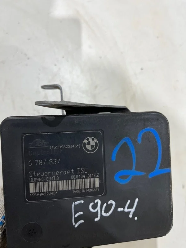 Блок ABS (насос) BMW 3 E90/E91 N46B20 2009 - миниатюра 8