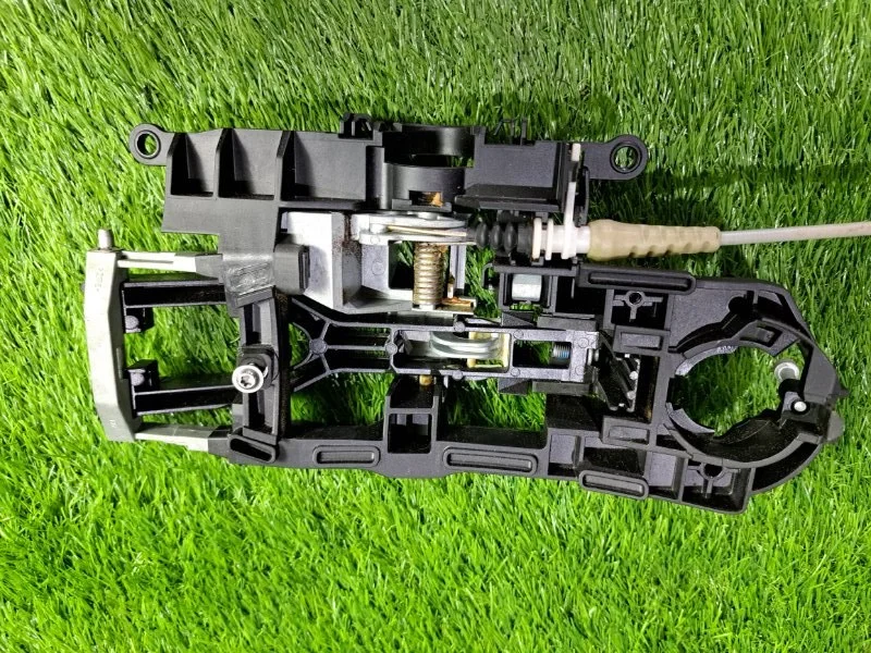 Кронштейн ручки двери правый BMW 5 F10/F11 N52B25 - миниатюра 2