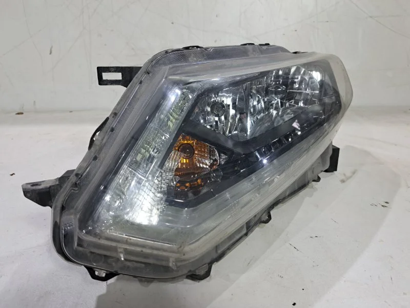 Фара галогеновая передняя левая Nissan X-Trail T32 - миниатюра 2