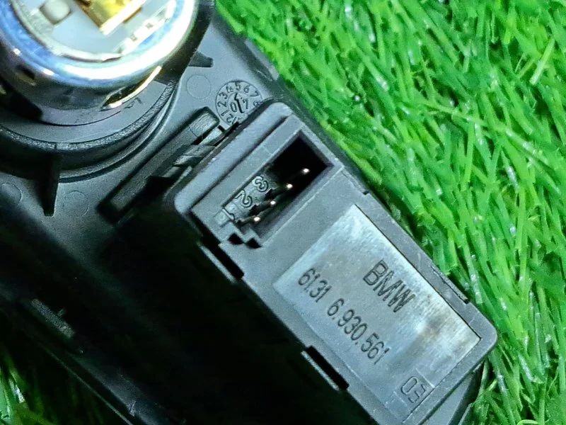 Разъем AUX BMW 1 E87 N46B20 2007 - миниатюра 8