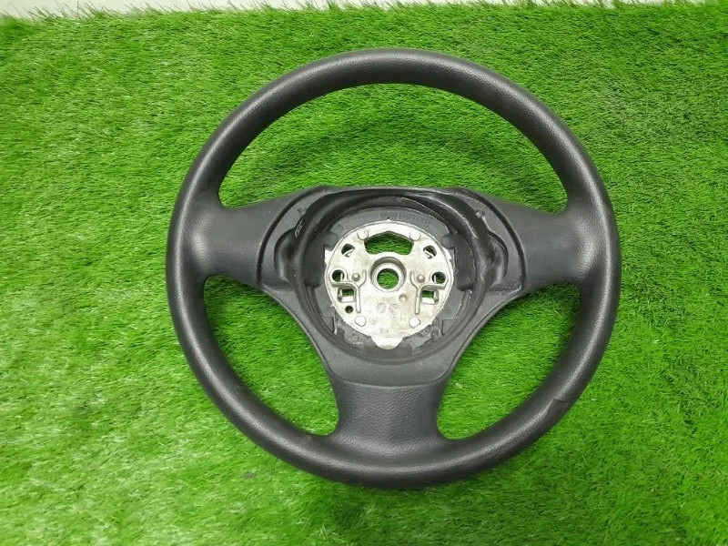 Рулевое колесо (руль) BMW 1 E87 N45B16 2005 - изображение 1