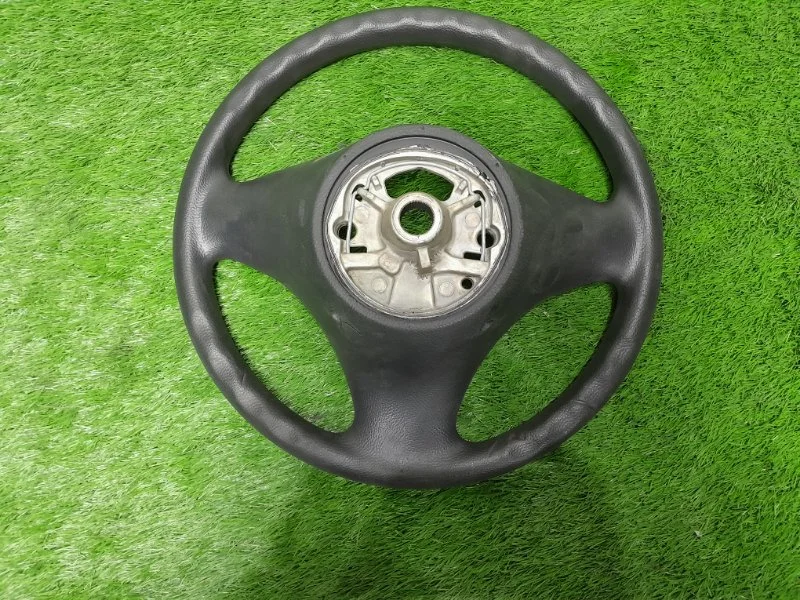 Рулевое колесо (руль) BMW 1 E87 N45B16 2005 - миниатюра 2