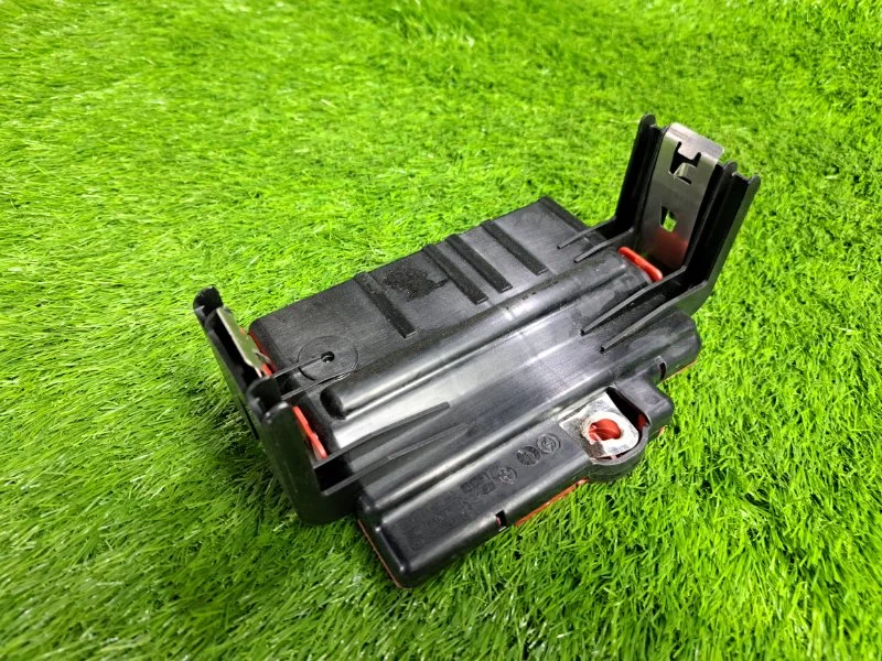 Блок предохранителей BMW X5 E70 N52B30 2007 - миниатюра 2