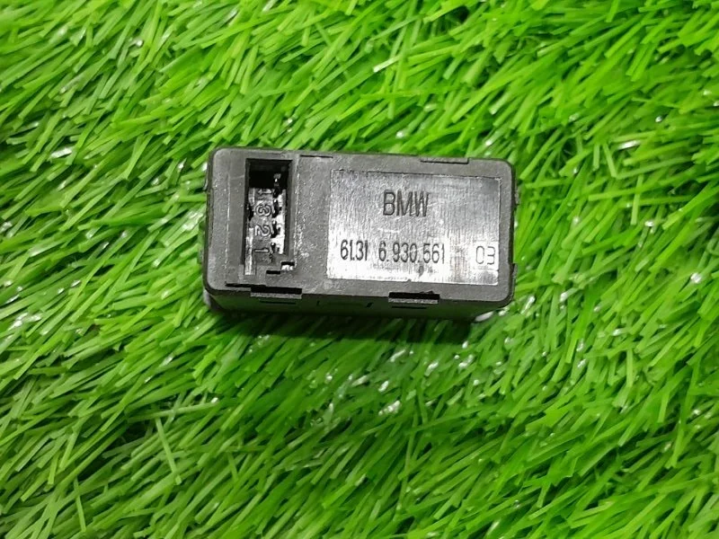 Разъем AUX BMW 5 F10/F11 N52B25 2010 - миниатюра 2