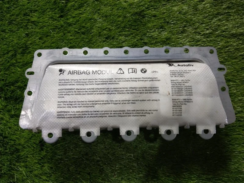 Подушка безопасности пассажира BMW 7 F02 - миниатюра 2