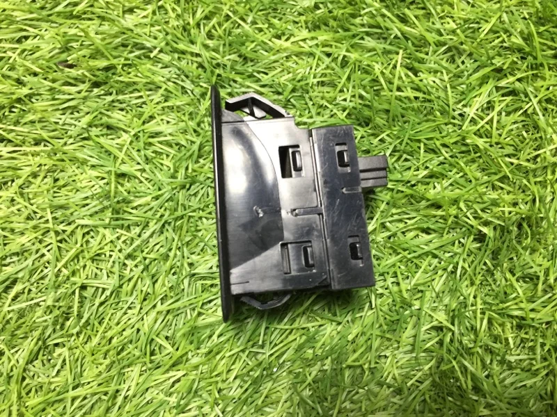Кнопка стеклоподъемника BMW X3 F25 N47D20C 2012 - миниатюра 3
