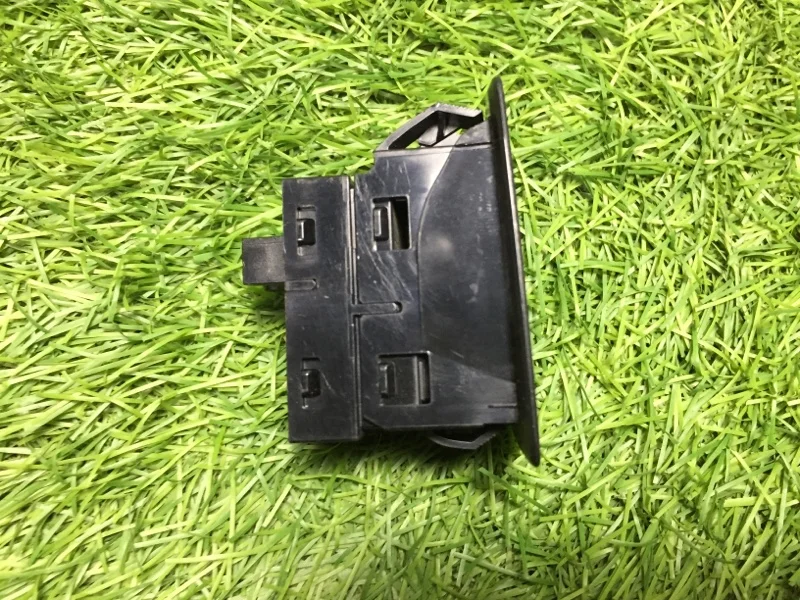Кнопка стеклоподъемника BMW X3 F25 N47D20C 2012 - миниатюра 4