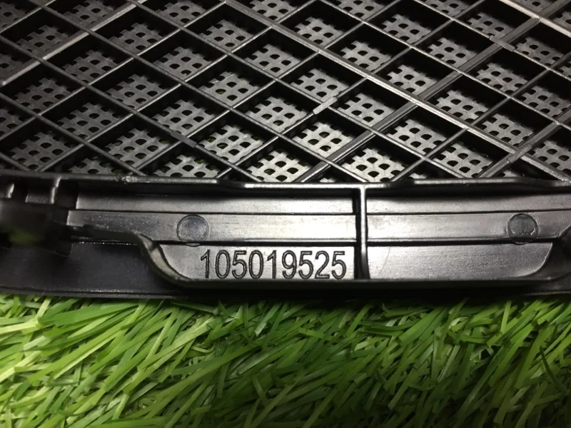 Решетка динамика BMW X3 F25 N47D20C 2012 - миниатюра 3