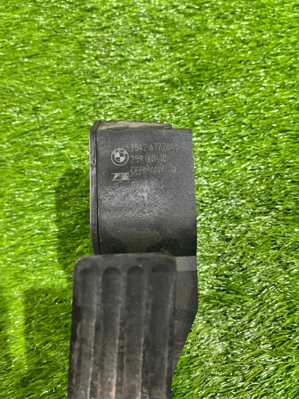 Педаль газа BMW 5 E61/E60 N52B25 2007 - миниатюра 2
