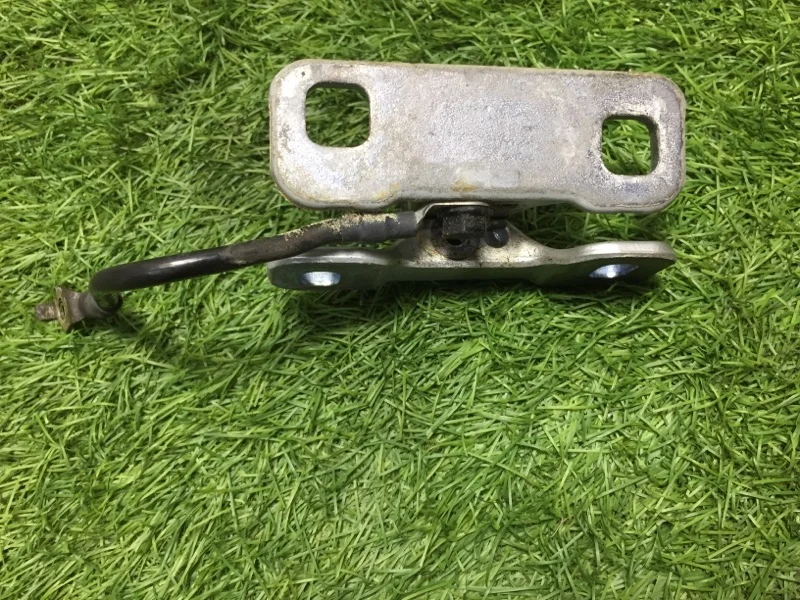 Петля багажника BMW X3 E83 N52B25 2008 - миниатюра 2