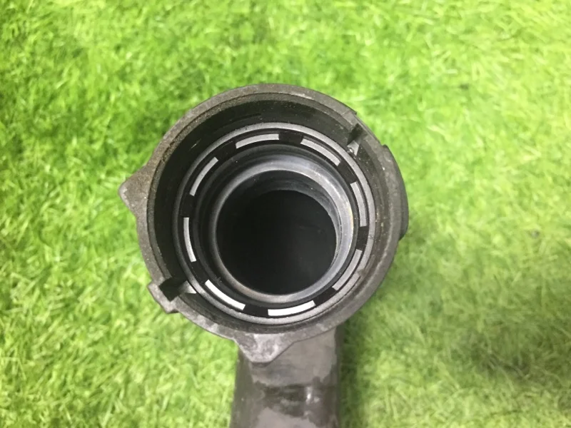 Патрубок системы охлаждения BMW X3 E83 N52B25 2008 - миниатюра 4