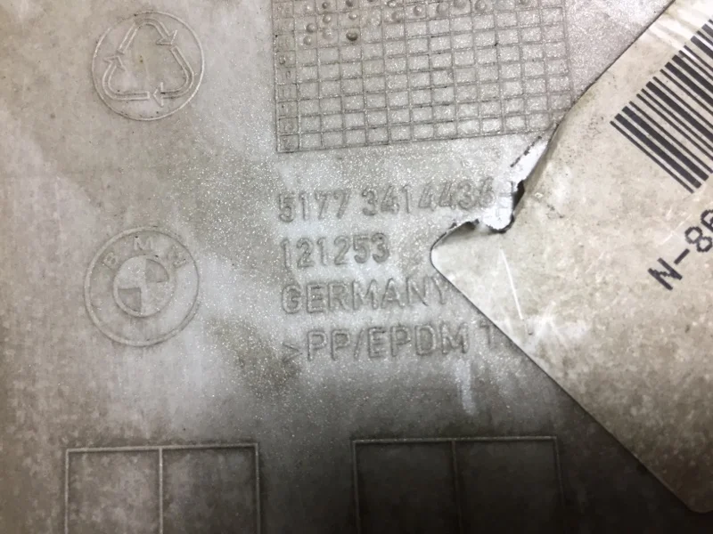 Накладка крыла передняя правая BMW X3 E83 N52B25 - миниатюра 4