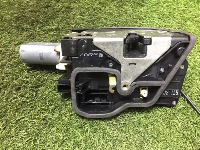 Замок двери передний левый BMW 7 E65 N62B44 2005 - миниатюра 4