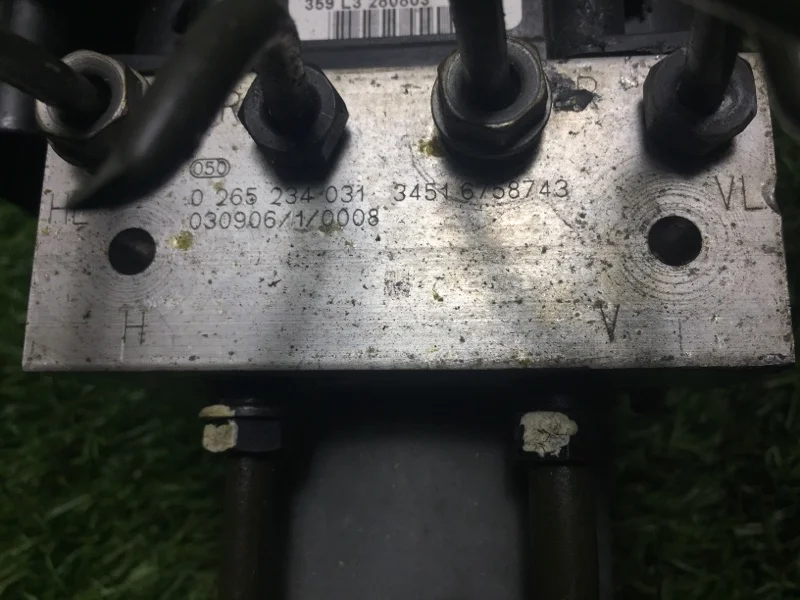 Блок ABS (насос) BMW 5 E60/E61 M54B30 2003 - миниатюра 8