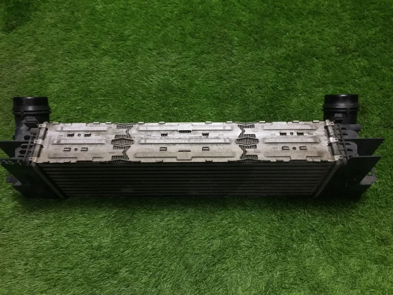 Радиатор интеркулера BMW X3 F25 N47D20C 2012 - миниатюра 3