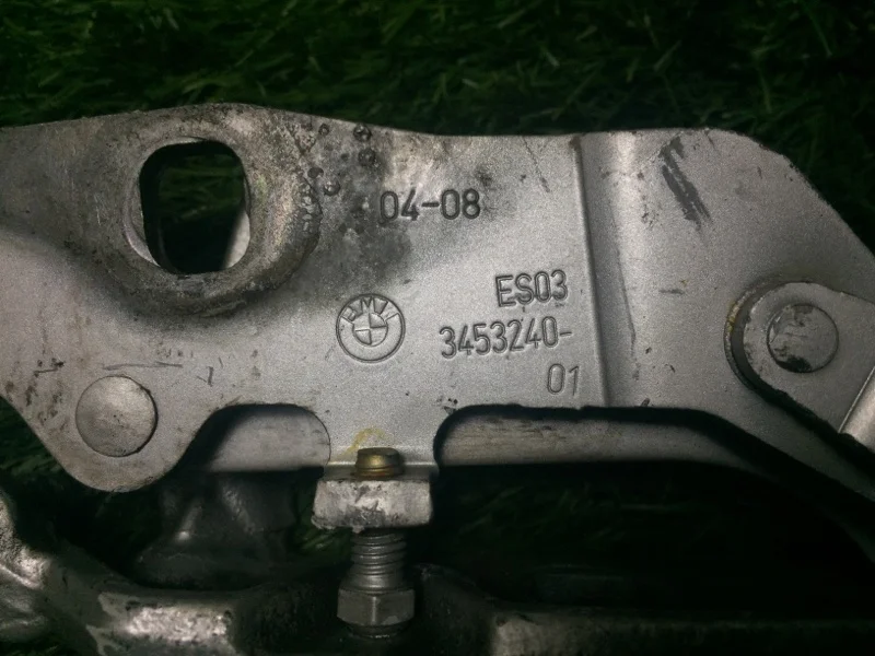 Петля капота правая BMW X3 E83 N52B25 2008 - миниатюра 5