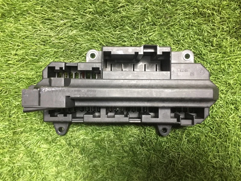 Блок предохранителей BMW 7 E65 N62B44 2005 - миниатюра 2